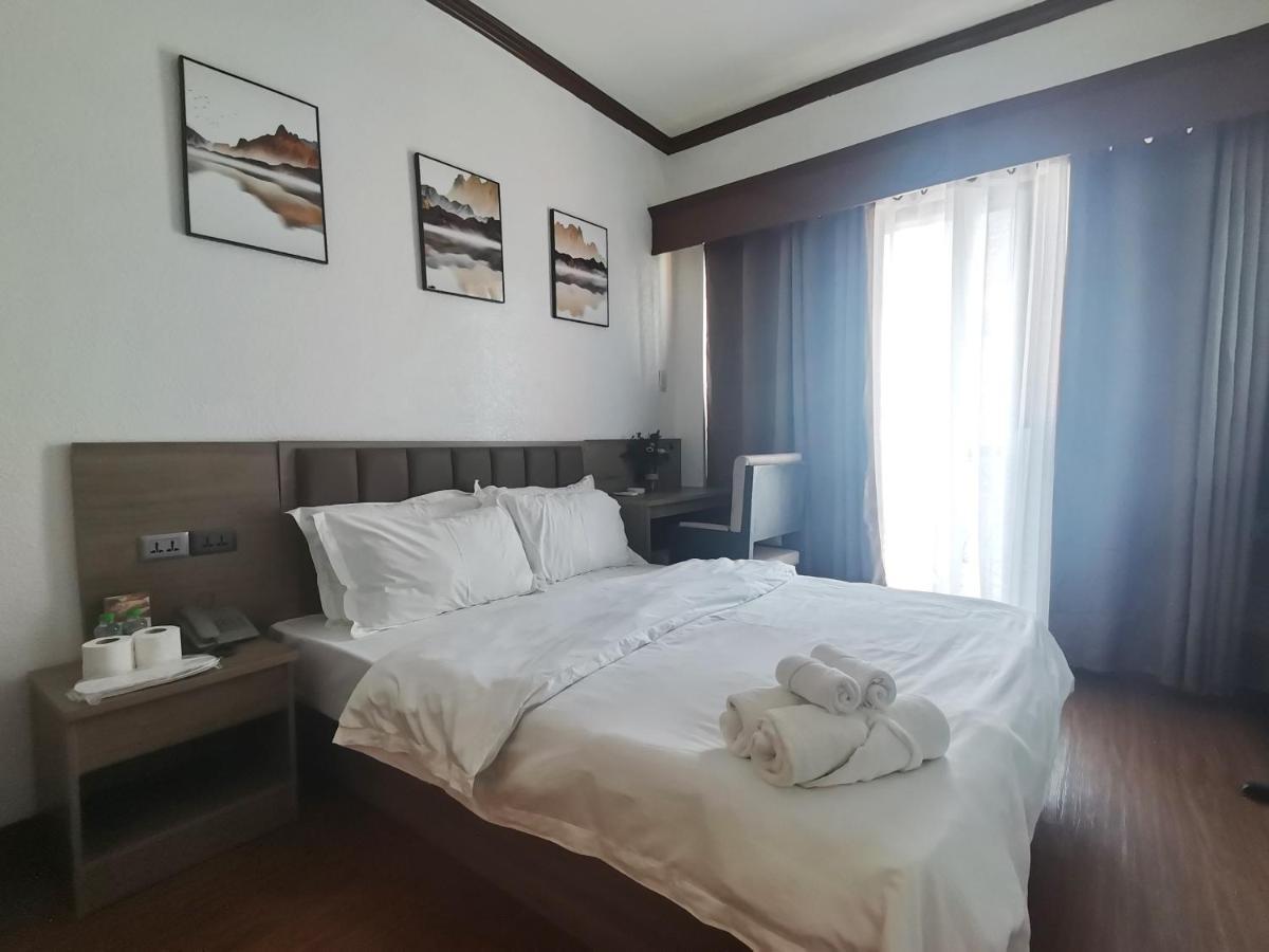 Passion Makati Aparthotel Makati City Bagian luar foto